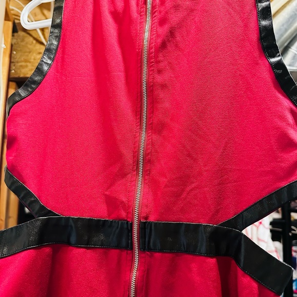 Simons dress with leather like edging - Picture 9 of 11